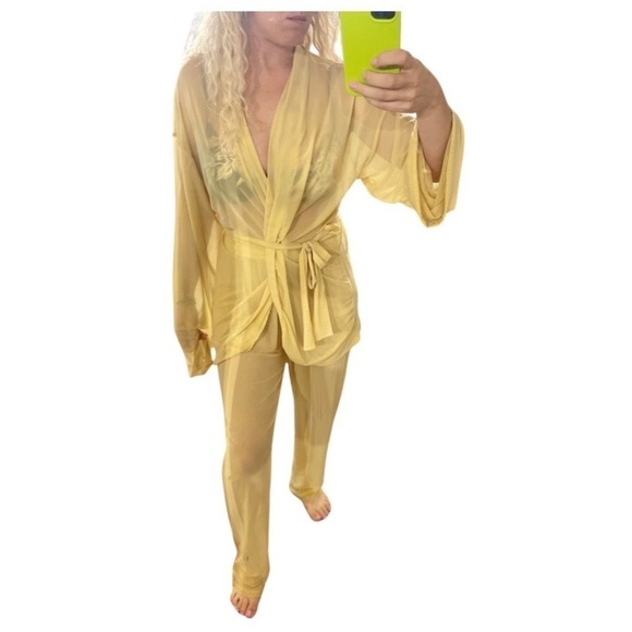 🤩💫host Pick💫 Laina Rauma SET small belted kimono & pants sheer yellow banana - Picture 1 of 16